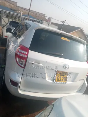 Toyota RAV4 2010 White