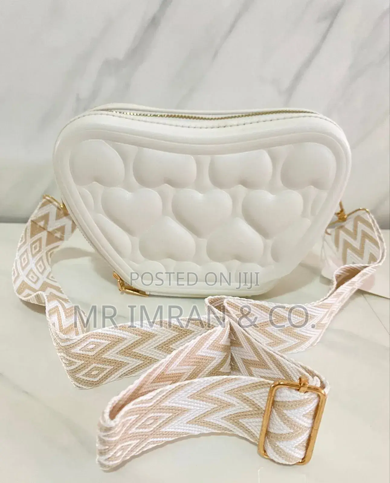 Quilted Pattern of Heart-Shaped Crossbody Bag