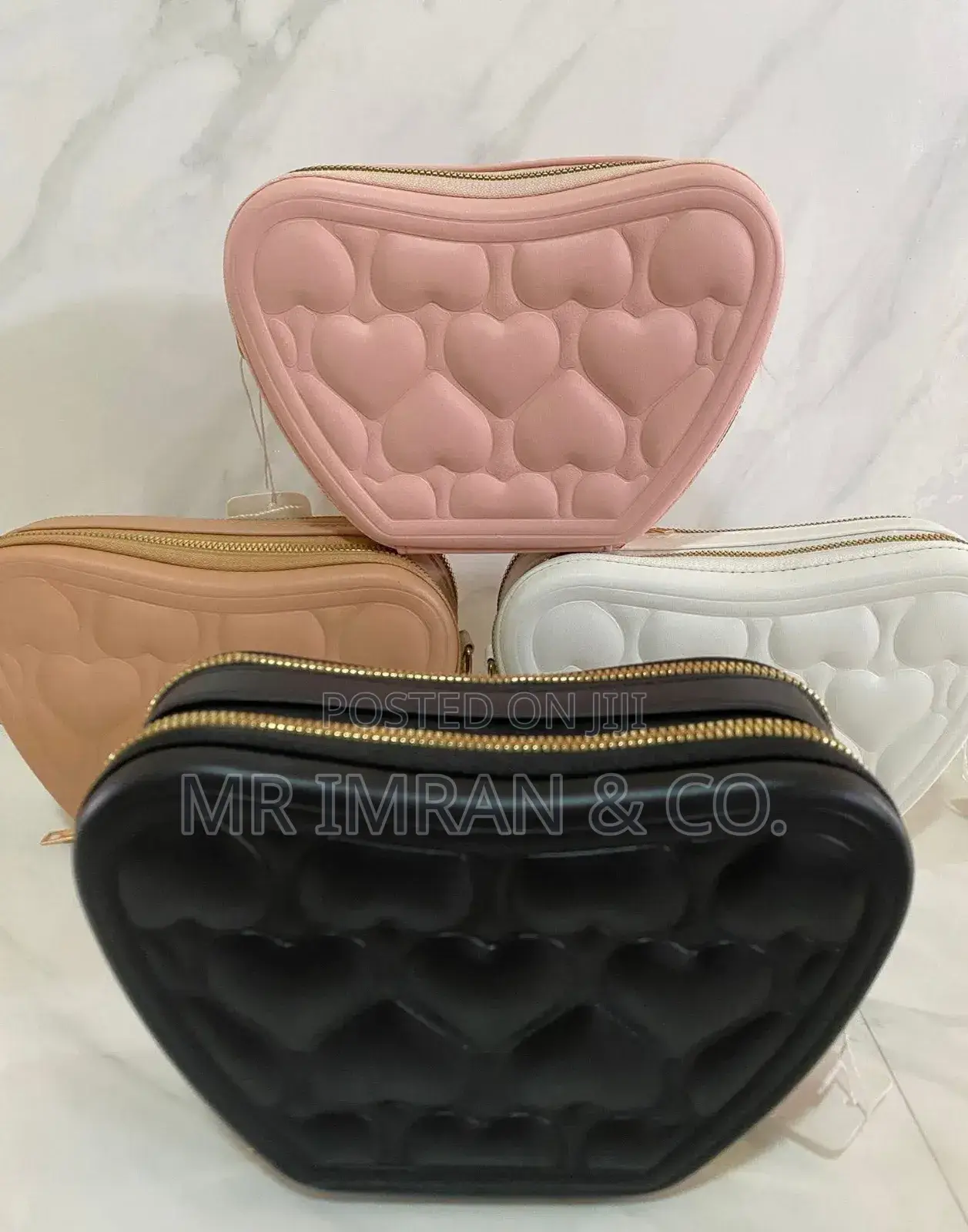Quilted Pattern of Heart-Shaped Crossbody Bag