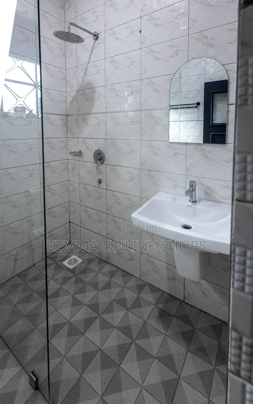 2bdrm Airbnb in Ggaba-Munyonyo