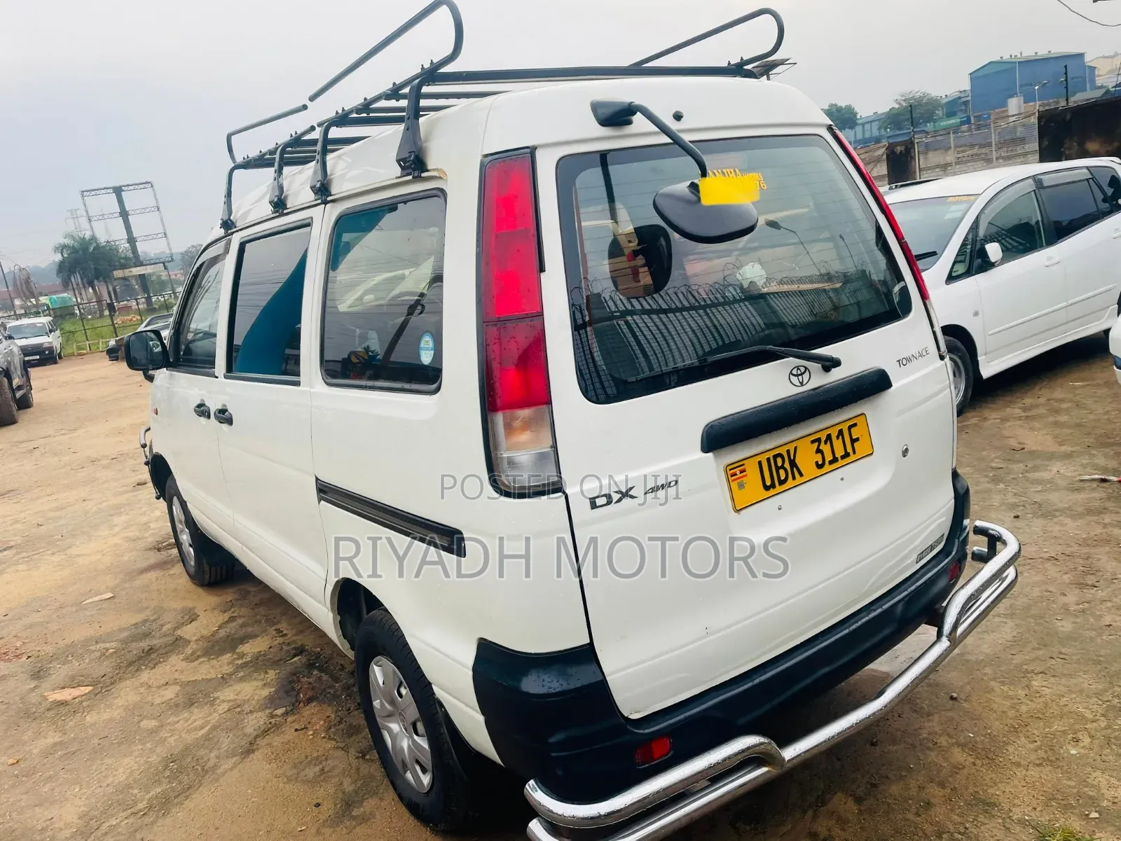 Toyota Noah 2.0 143hp FWD (8 Seater) 2008 White