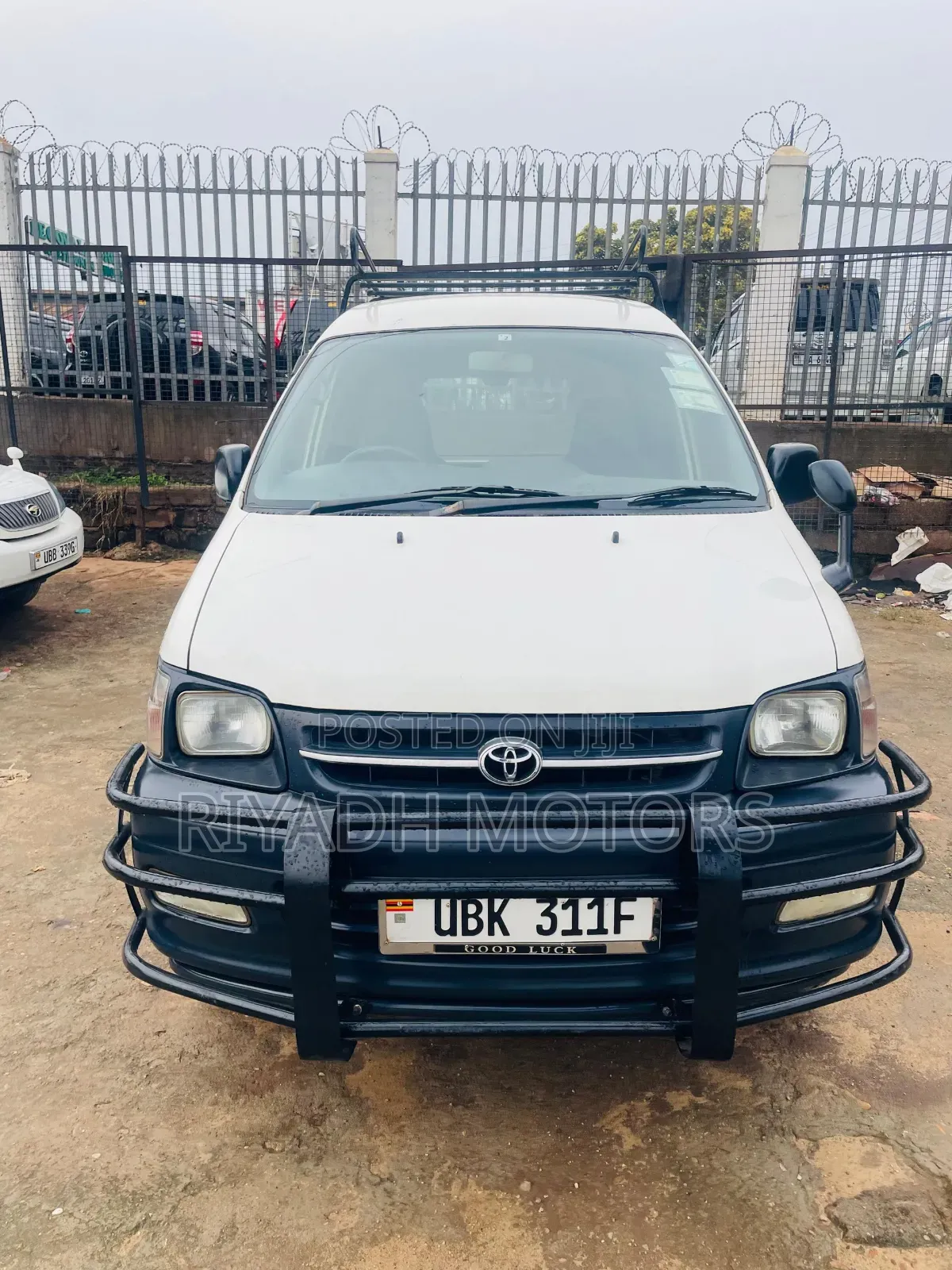 Toyota Noah 2.0 143hp FWD (8 Seater) 2008 White
