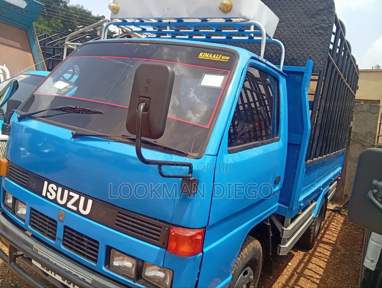 Isuzu Elf Truck 2000 Blue