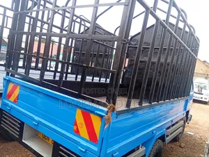Isuzu Elf Truck 2000 Blue