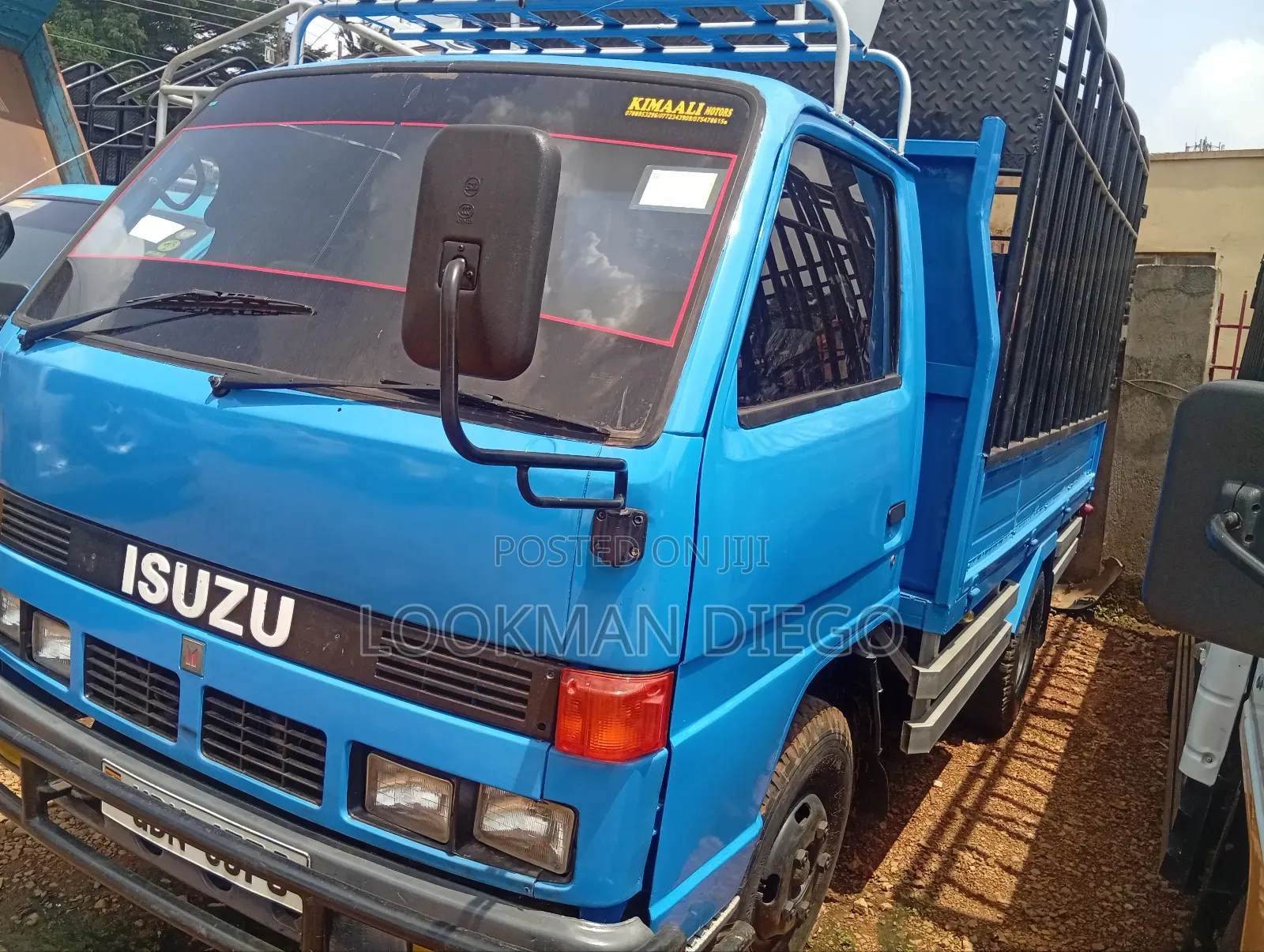 Isuzu Elf Truck 2000 Blue