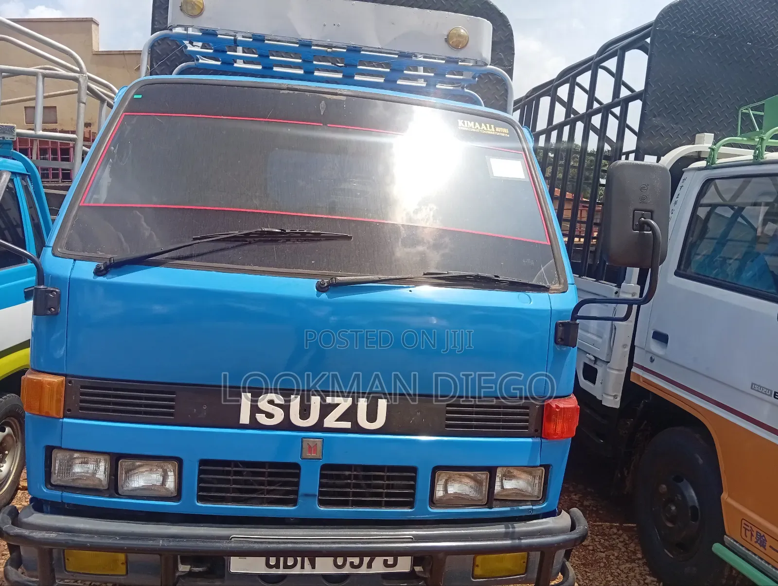 Isuzu Elf Truck 2000 Blue