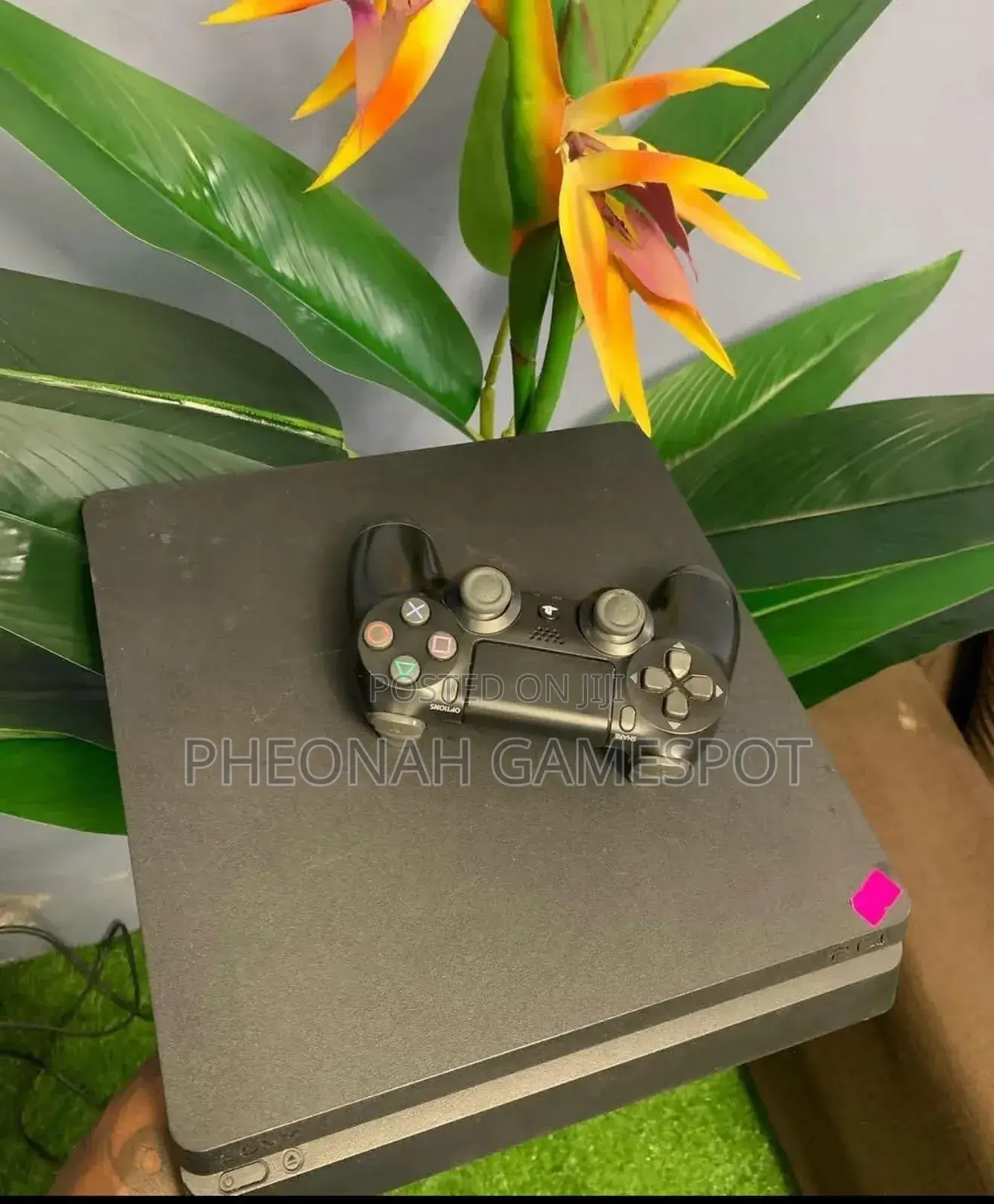 Ps4 Slim Chipped + 13 Games + 2 Pads. Very Clean. Don't Sleep!