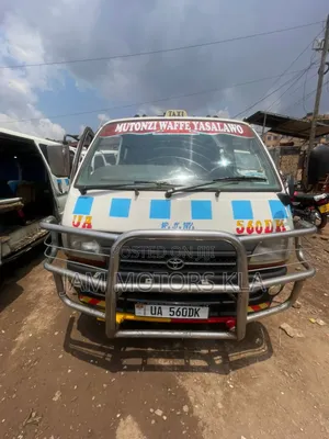 Toyota HiAce 2003 White