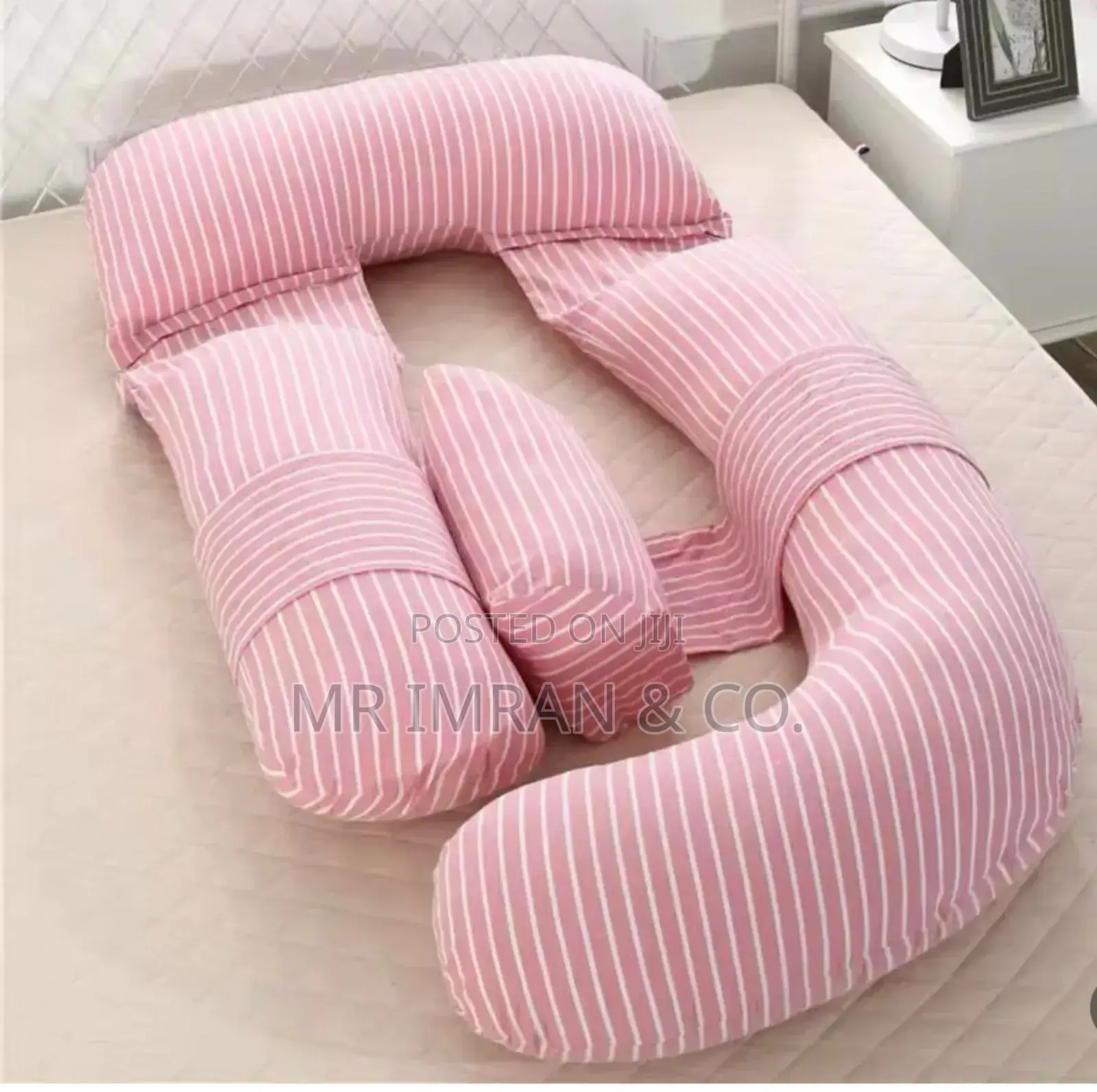 -Shaped (Or U-Shaped) Full-Body Pregnancy Pillow