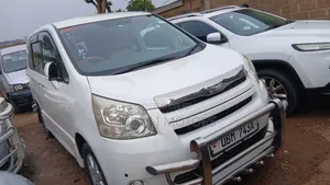 Toyota Noah 2011 White