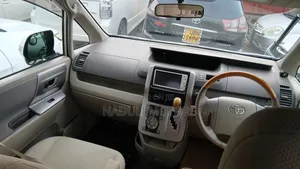 Toyota Noah 2011 White