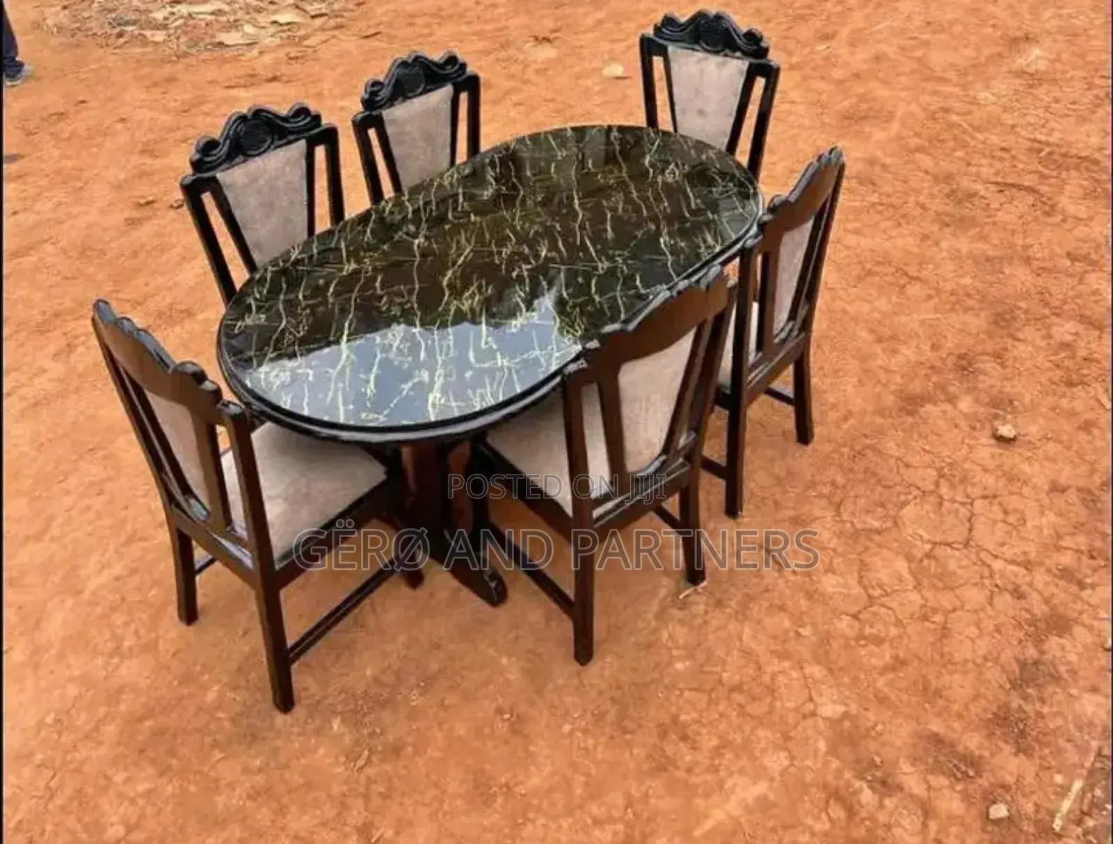 Dining Table/ Smooth.