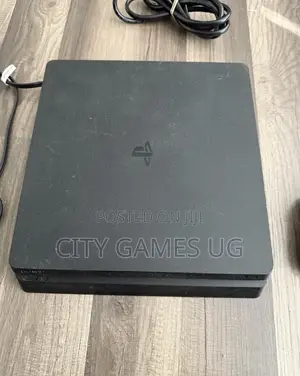Sony Playstation 4 Sliblack Video Game Console in Working Condition