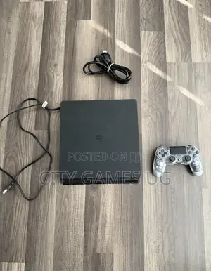 Sony Playstation 4 Sliblack Video Game Console in Working Condition