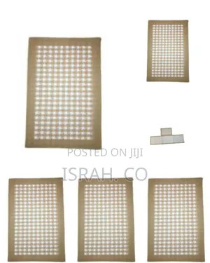 6 Square Decorative Placemats Table Mats and 1 Table Runner