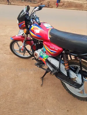 Bajaj Boxer 125 2024 Red