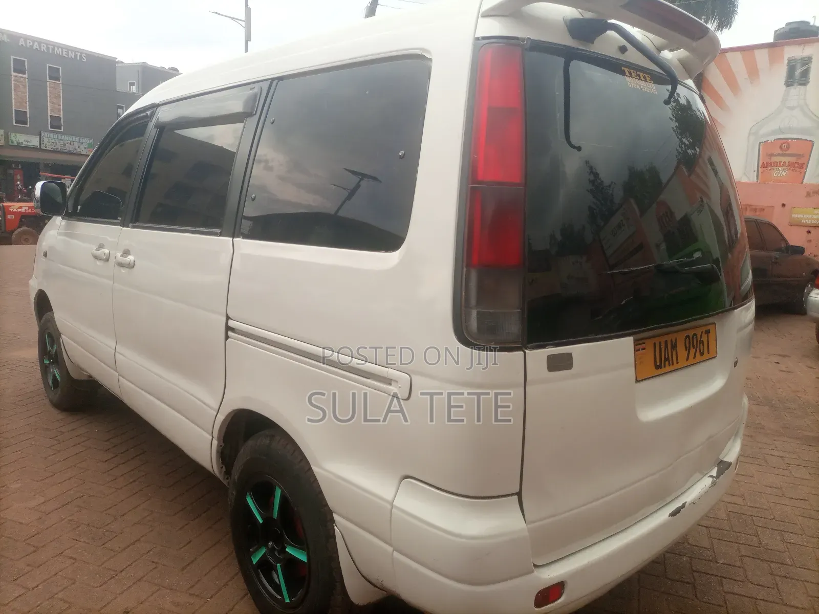 Toyota Noah 2.0 FWD (8 Seater) 2001 White