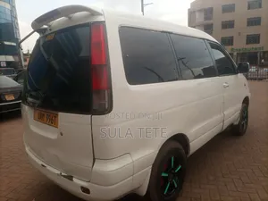 Toyota Noah 2.0 FWD (8 Seater) 2001 White