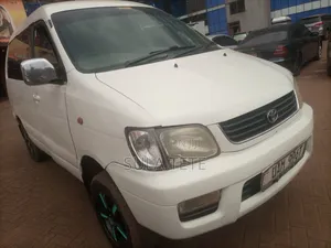 Toyota Noah 2.0 FWD (8 Seater) 2001 White