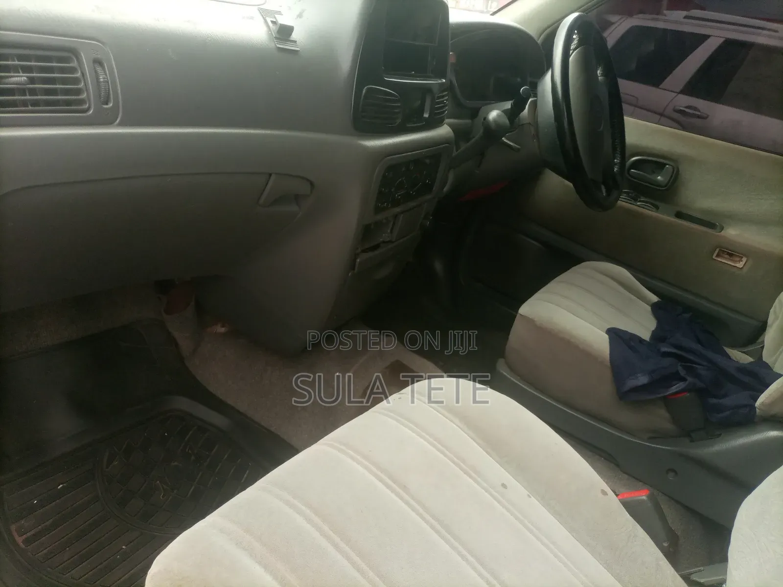 Toyota Noah 2.0 FWD (8 Seater) 2001 White