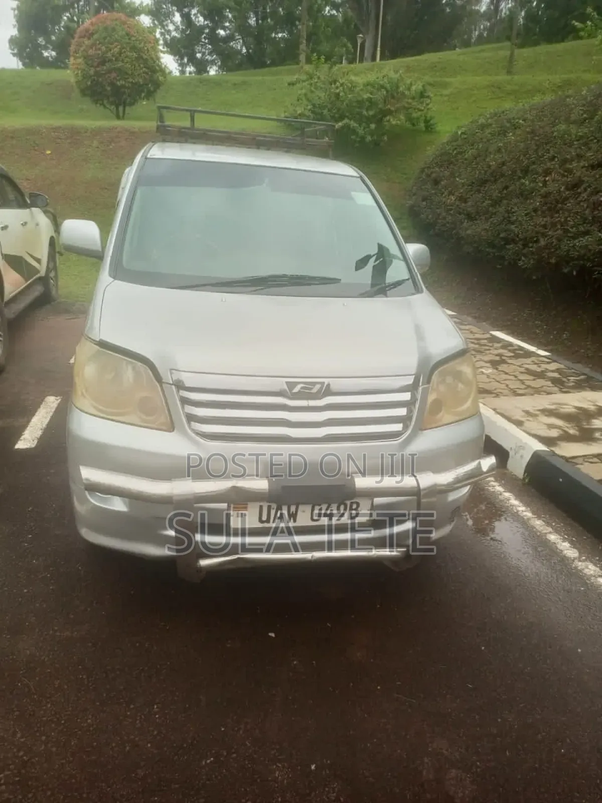 Toyota Noah 2.0 AWD (8 Seater) 2004 Silver