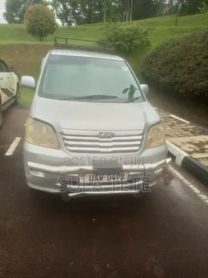 Toyota Noah 2.0 AWD (8 Seater) 2004 Silver