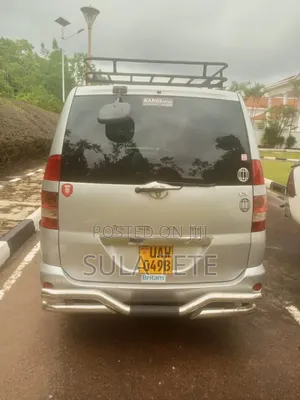 Toyota Noah 2.0 AWD (8 Seater) 2004 Silver