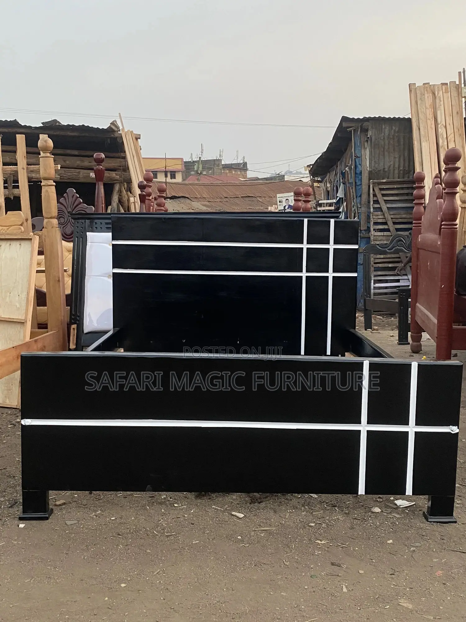 5x6 Executive Board Bed (White Striped)-Workshop Price