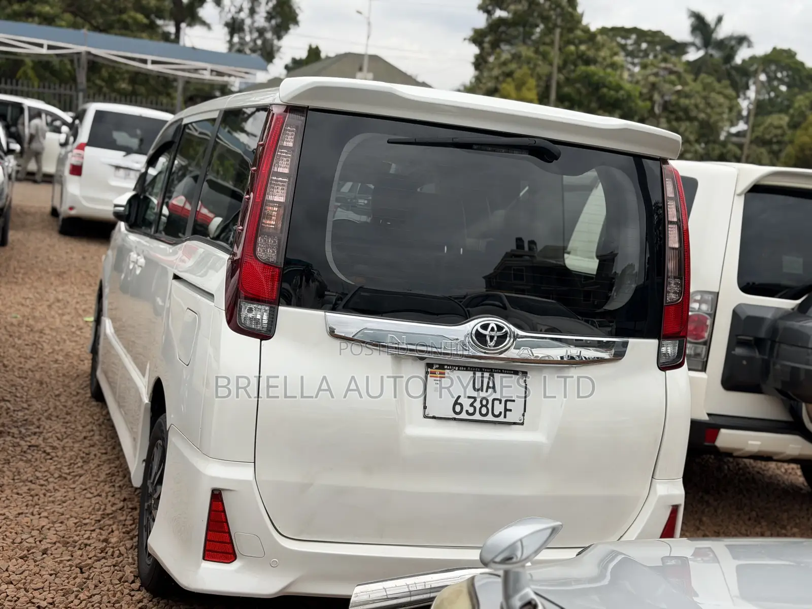 Toyota Noah 2016 White