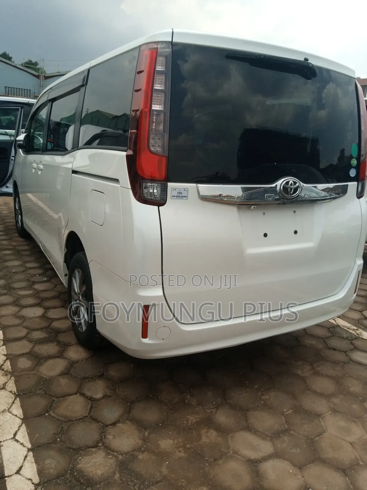 Toyota Noah 2014 White