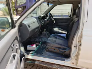 Nissan Hardbody 2014 White