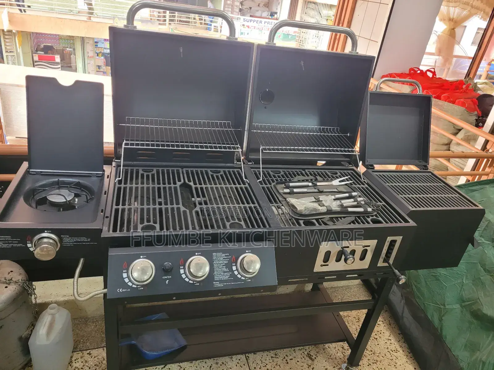 Barbecue Grill or 4 in 1 Gas and Charcoal Grill