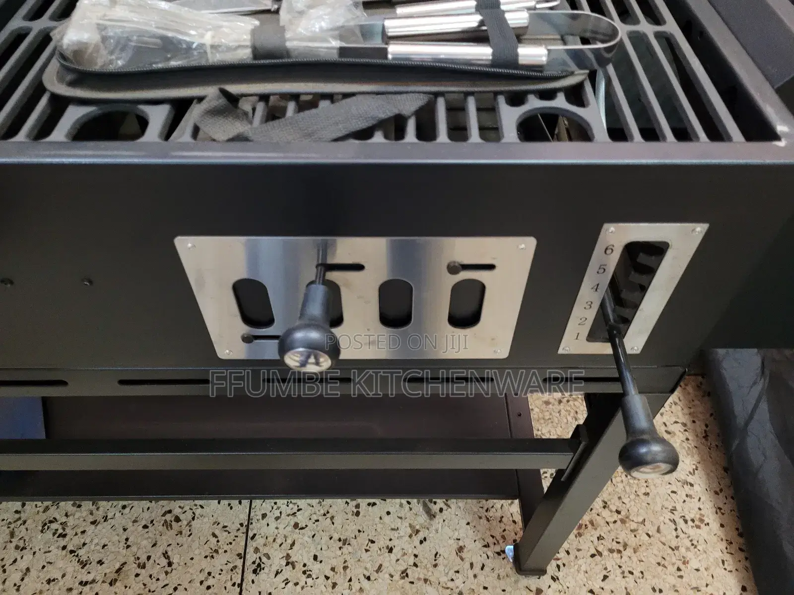 Barbecue Grill or 4 in 1 Gas and Charcoal Grill