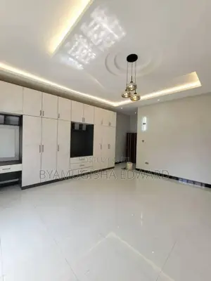 3bdrm House in Standalone Kisaasi, Central Division for rent