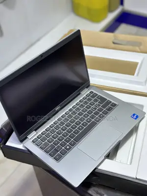 New Laptop Dell Latitude 5320 8GB Intel Core i5 SSD 256GB