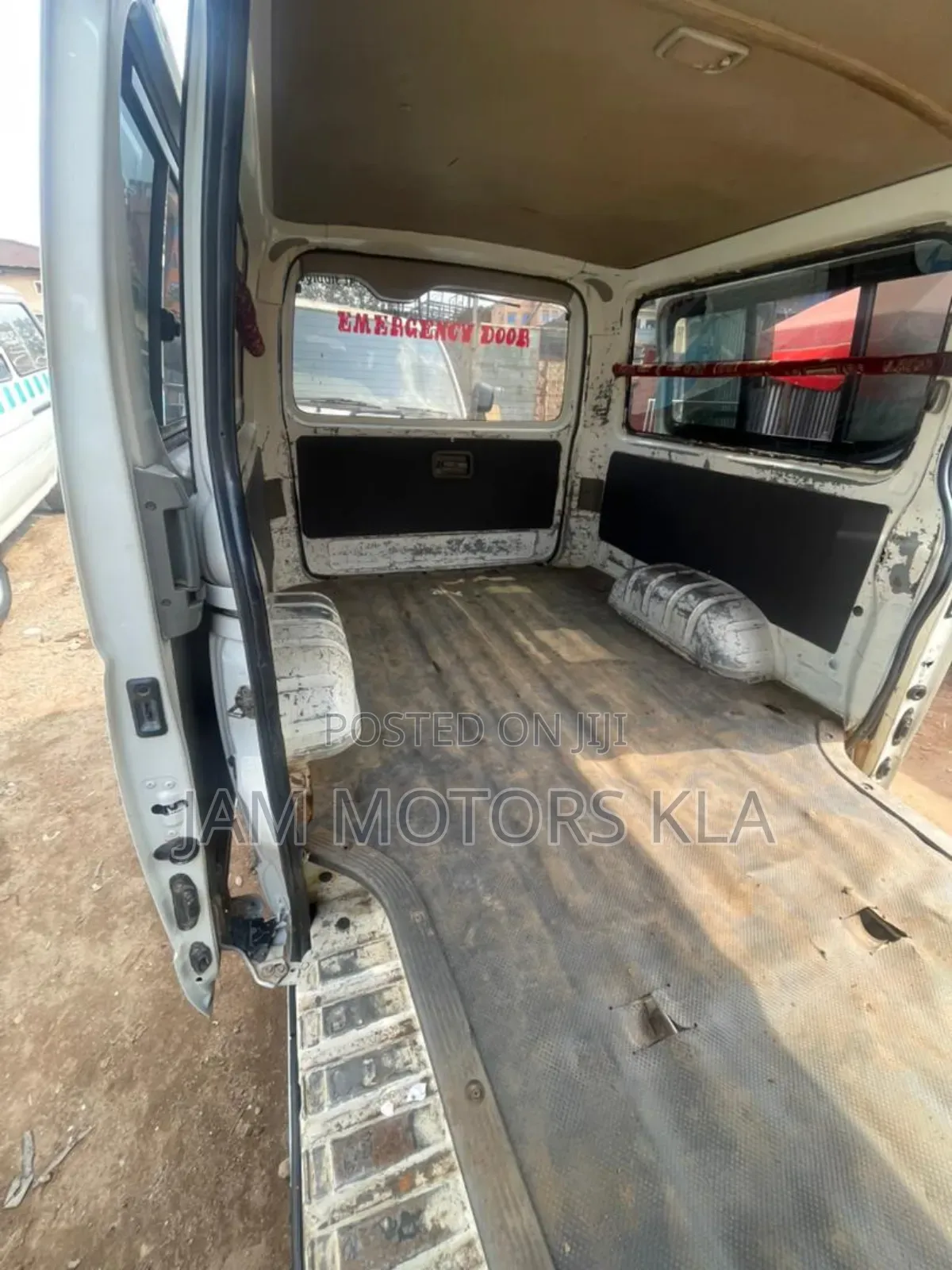 Toyota HiAce 2009 White