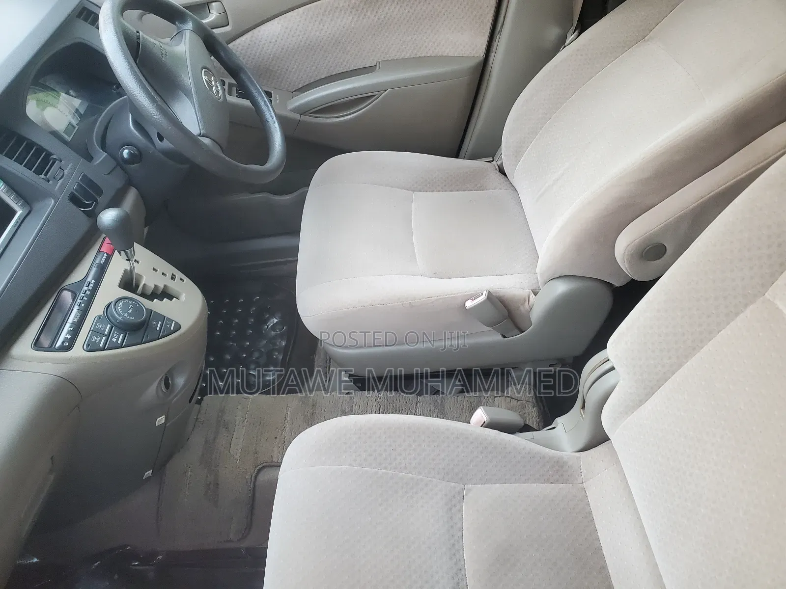 Toyota ISIS 1.8 Platana 2007 Silver