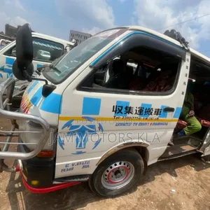 Toyota HiAce 2003 White