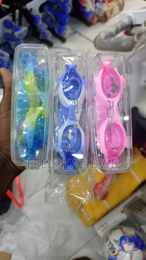 Anti Fog Waterproof Swimming Goggles.