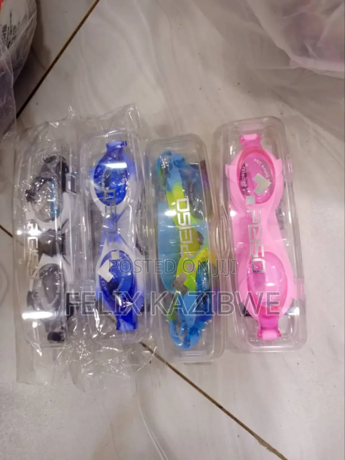Anti Fog Waterproof Swimming Goggles.