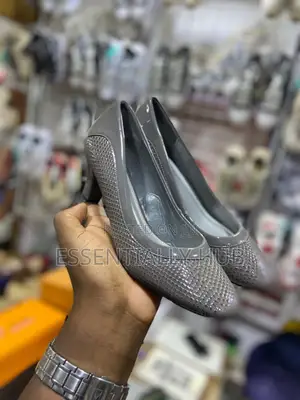 Women Closed Shoes