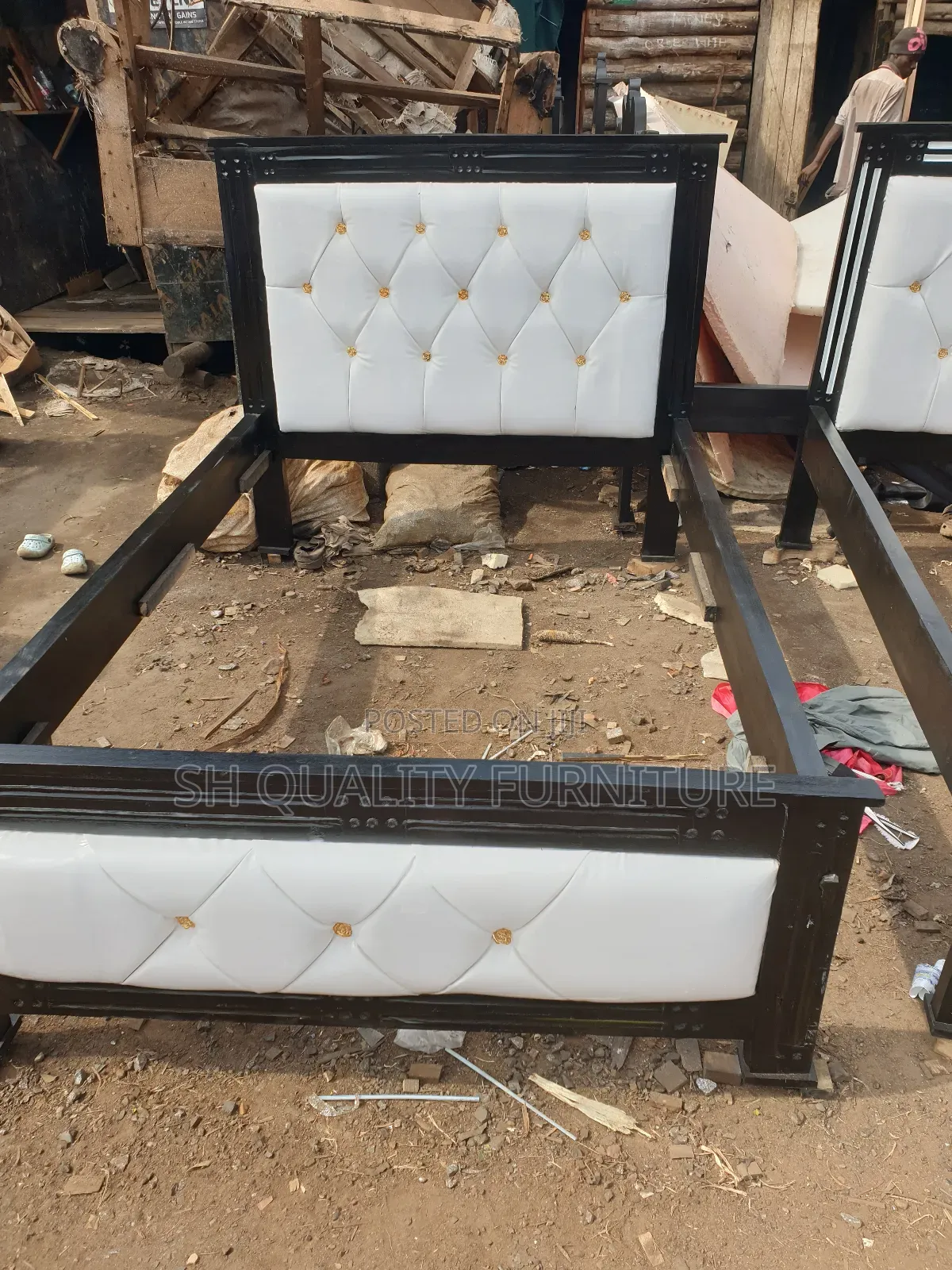 4x6 Hard Wood Bed