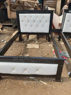 4x6 Hard Wood Bed