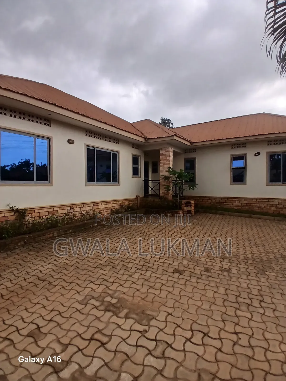 4bdrm Apartment in Kuambiro, Nakawa for sale