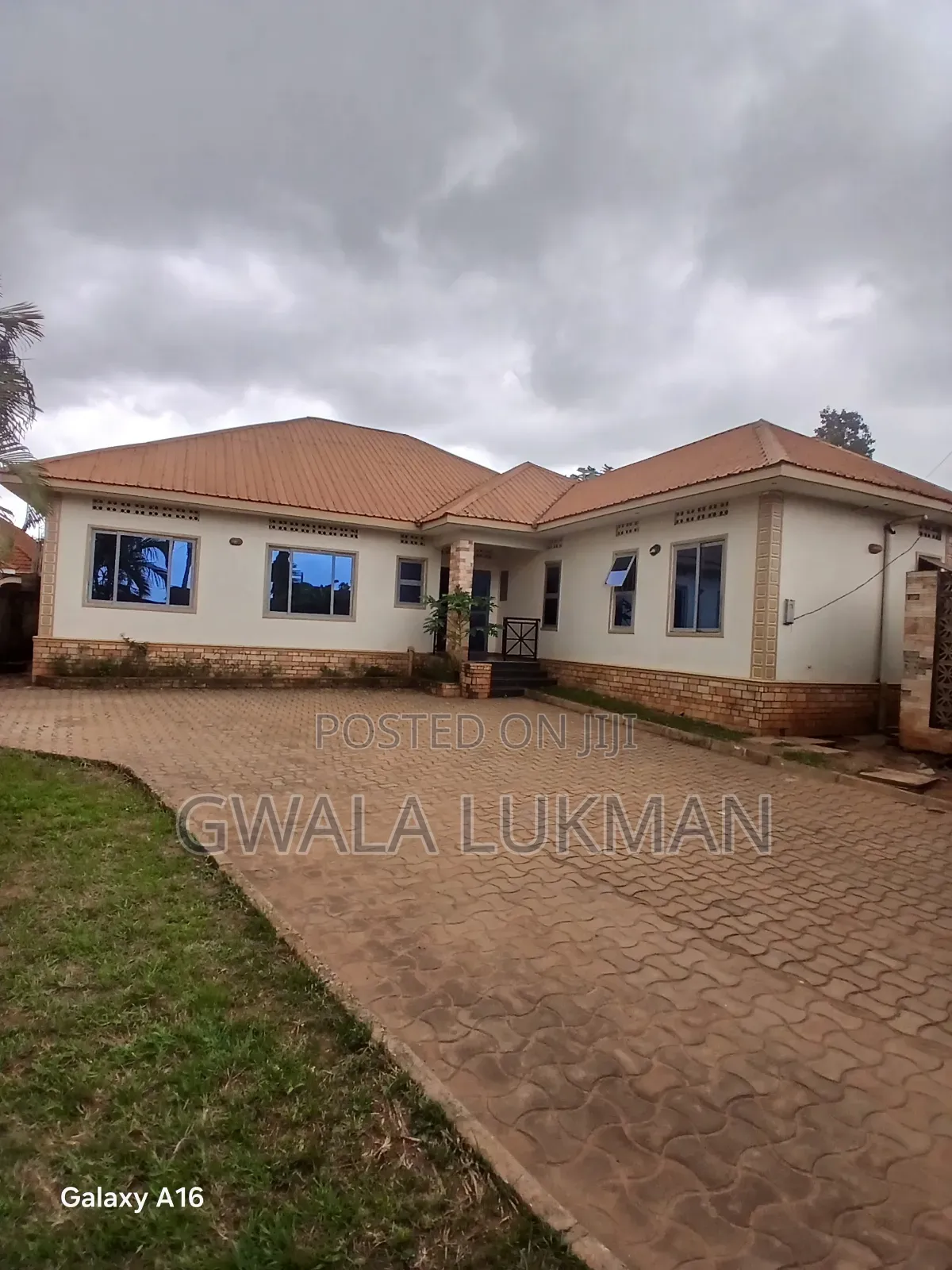 4bdrm Apartment in Kuambiro, Nakawa for sale