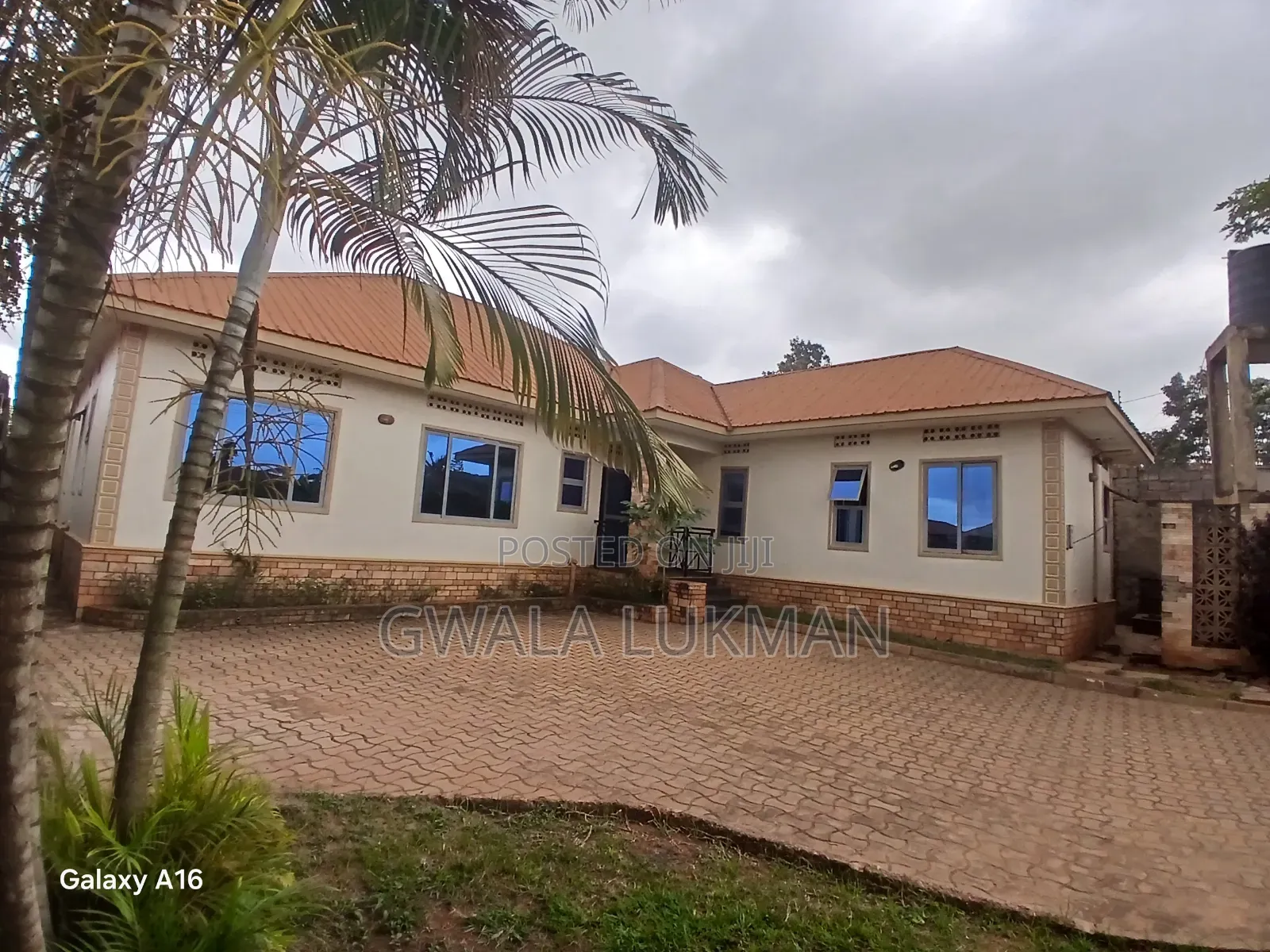 4bdrm Apartment in Kuambiro, Nakawa for sale