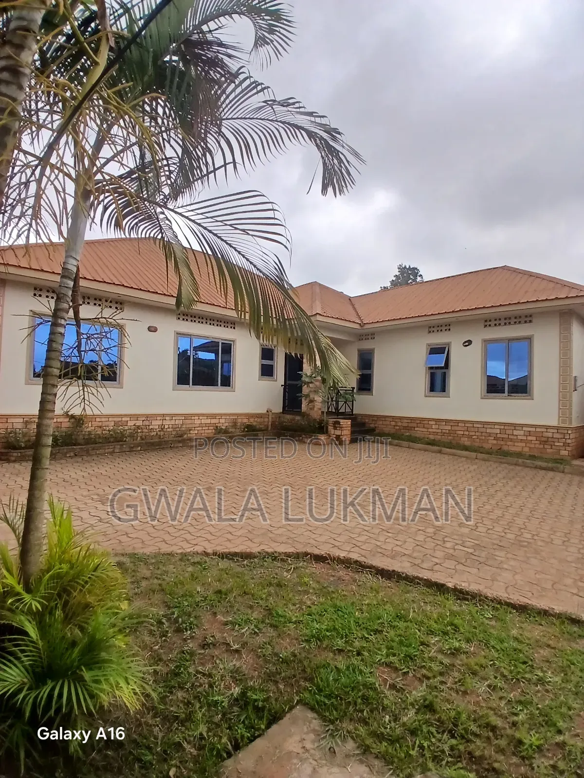 4bdrm Apartment in Kuambiro, Nakawa for sale
