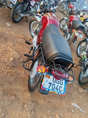 Bajaj Boxer 100 2024 Red