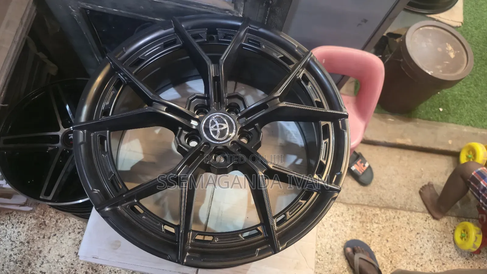 Toyota Noah Rim 16s Black
