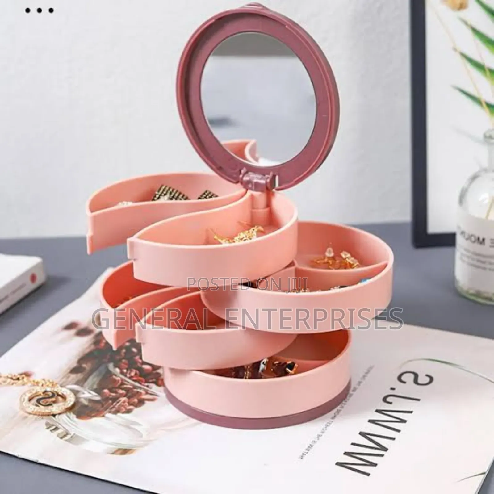 360-degree Rotating 4-layer Box
